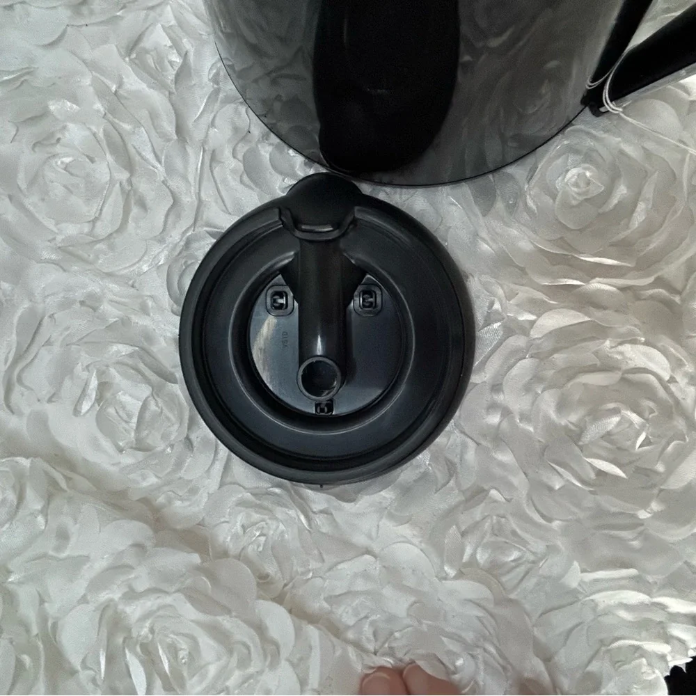 Keurig Carafe Black Plastic 3-4 Cups 32oz NWT‎